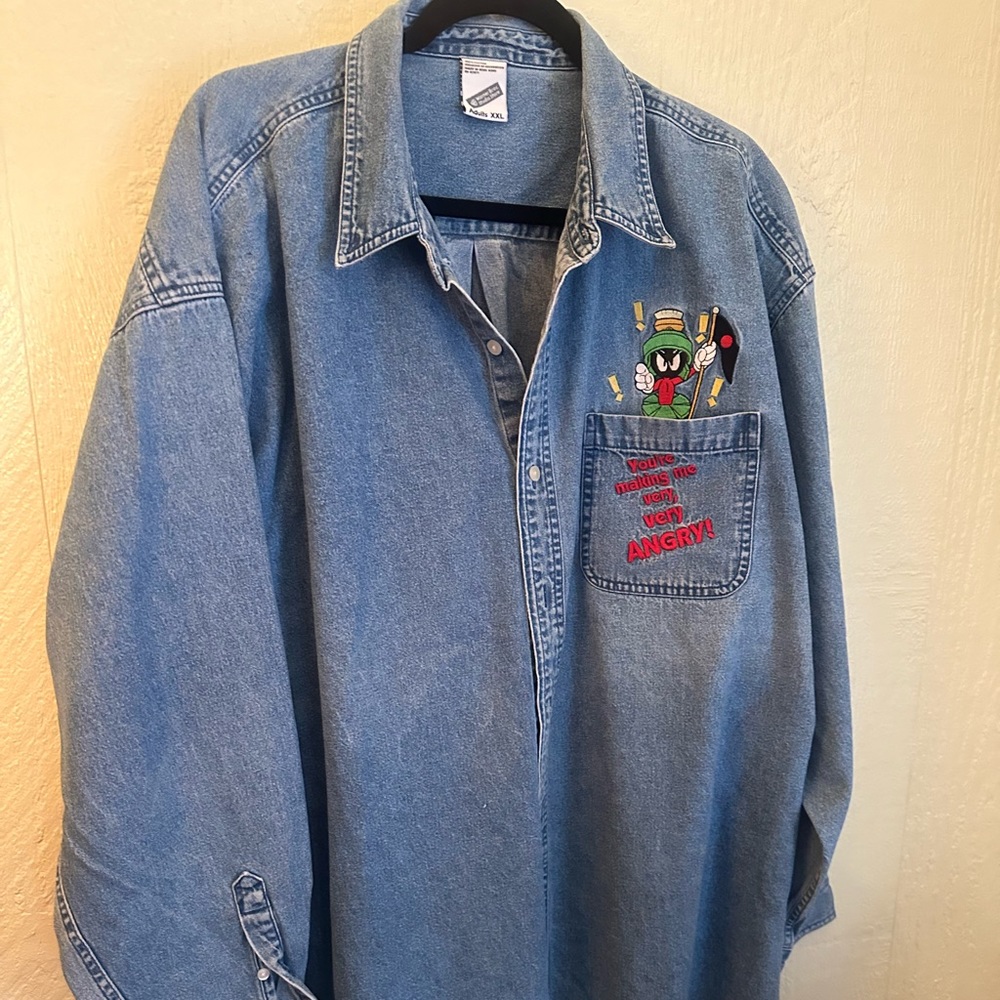 Warner bros denim shirt size XXL, says: You’re making me very, very angry